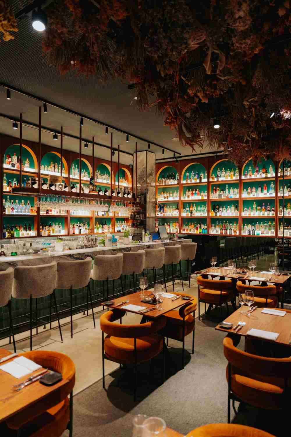 Restaurant vertical image 5