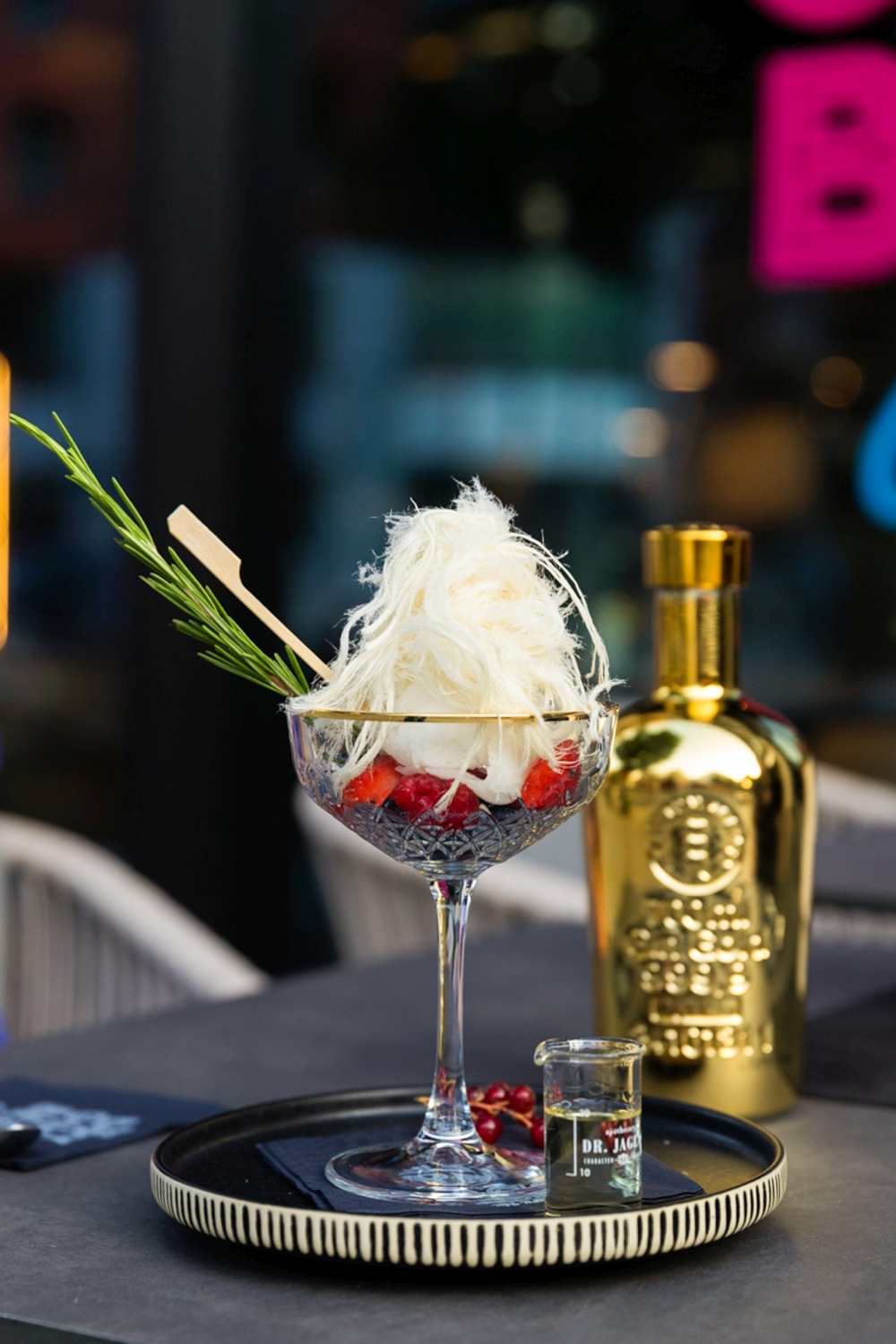 Restaurant vertical image 14